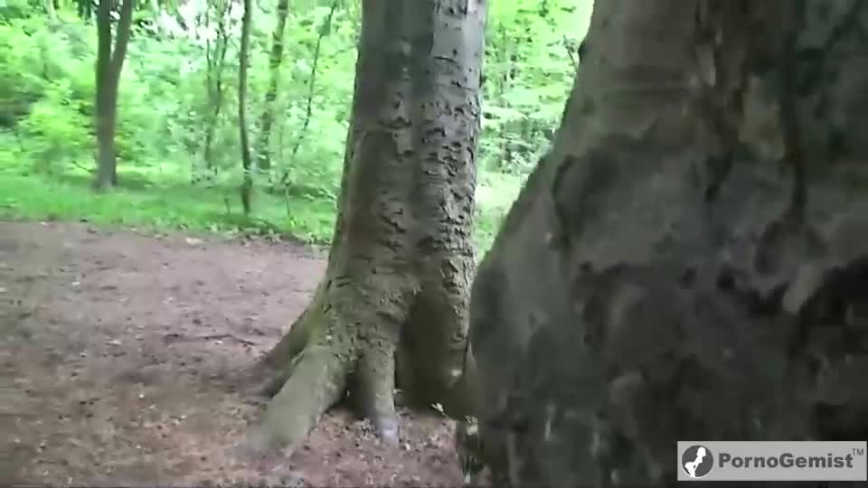 Arm huismoedertje van straat geplukt voor porno #1